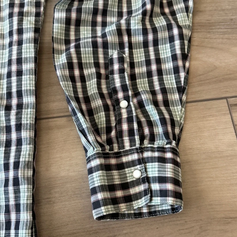 Chute 17 Long Sleeve Button Down Mens Shirt - Picture 4 of 5